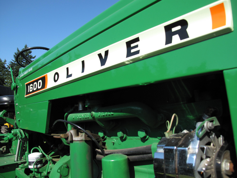 oliver 1600 engine